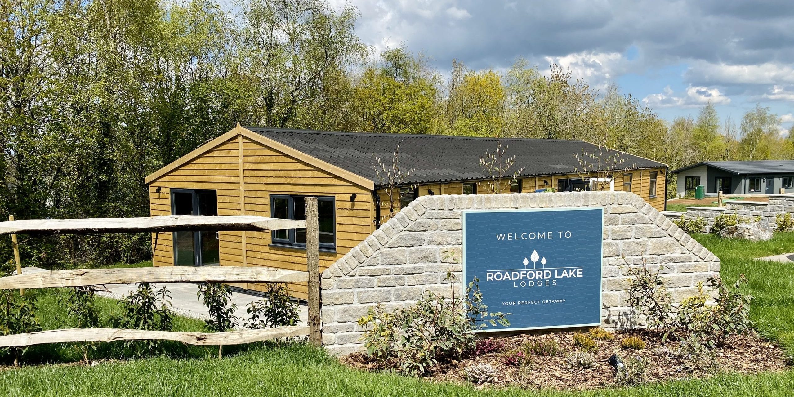 roadford lake lodges