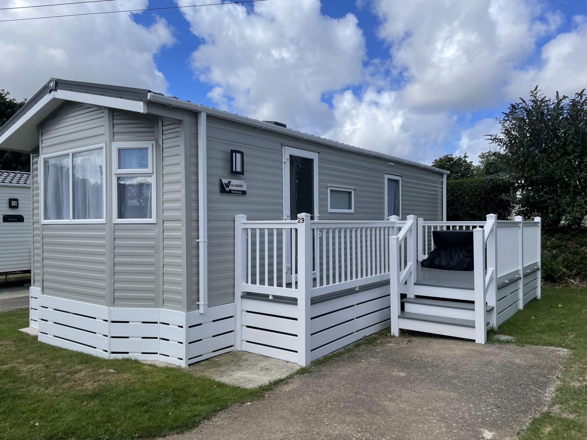 WILLERBY BROOKWOOD 28 X 12 2 BED BRAND NEW READY FOR 1st MARCH