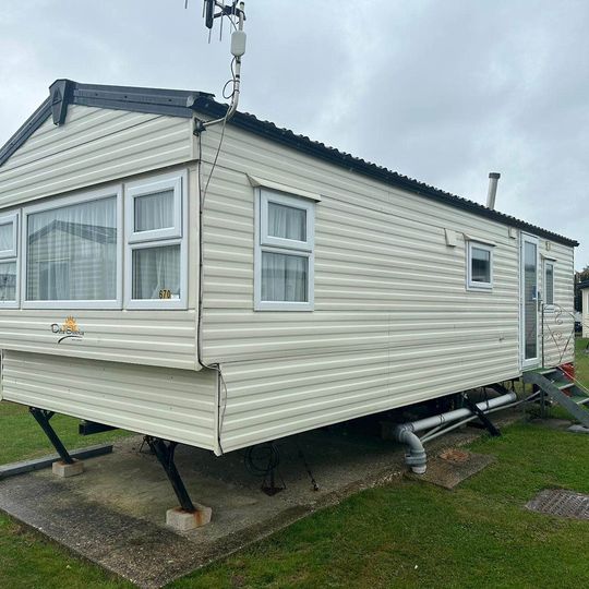 Image 3 of cheap-caravan-on-southcoast-call-lue-07510490502