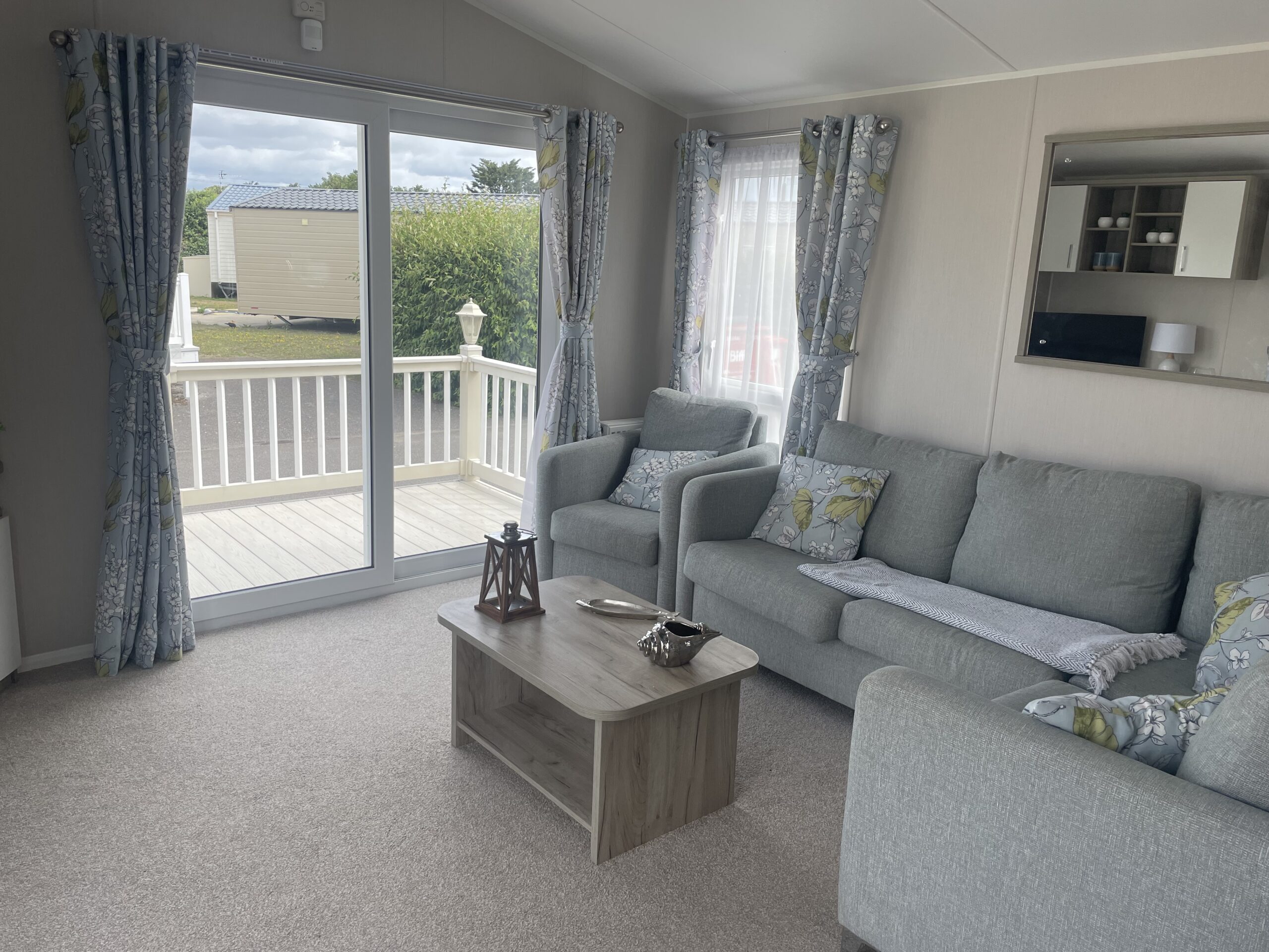 Image 2 of willerby-canterbury-2018-2-beds-sleeps-6