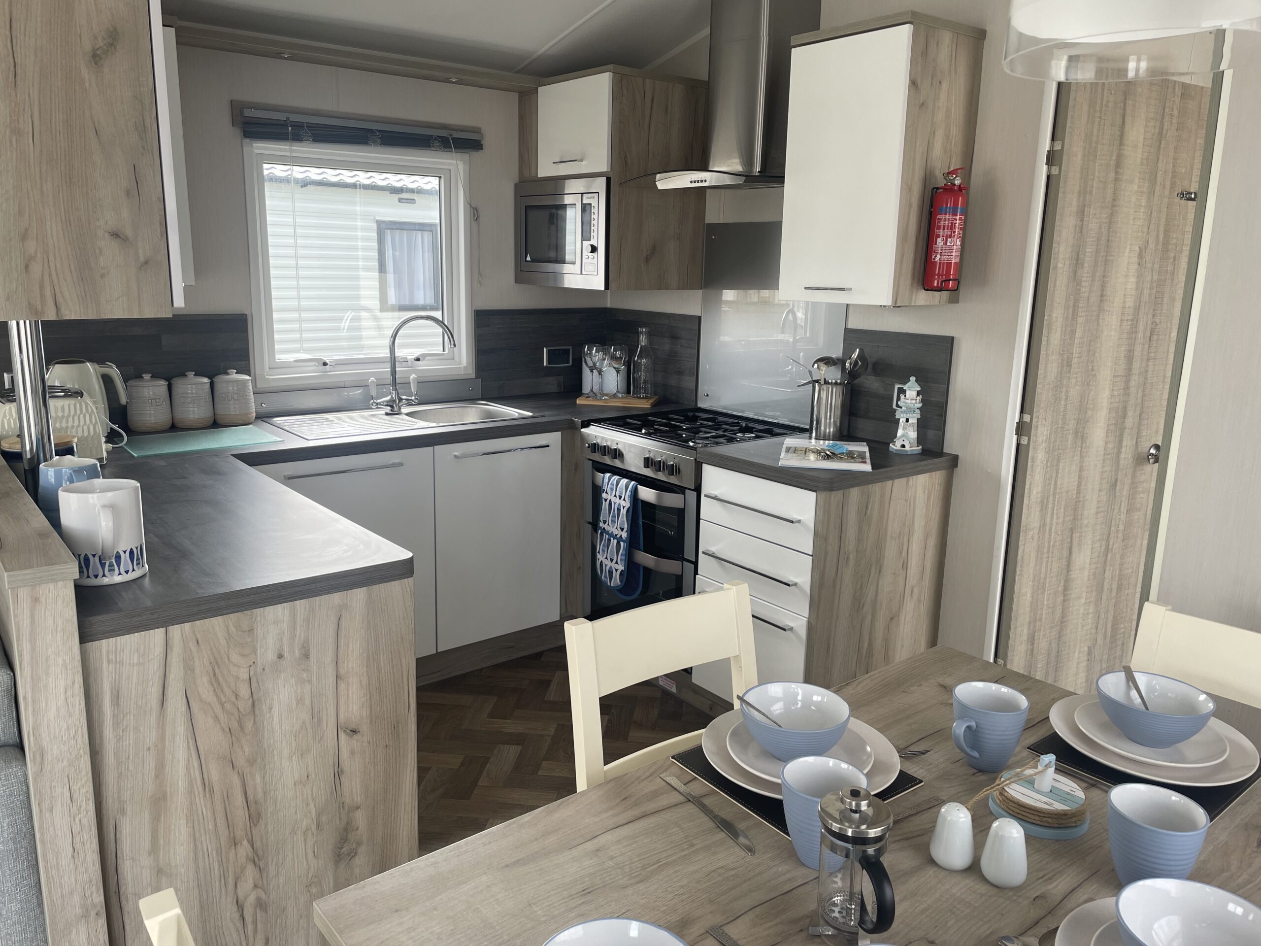 Image 3 of willerby-canterbury-2018-2-beds-sleeps-6