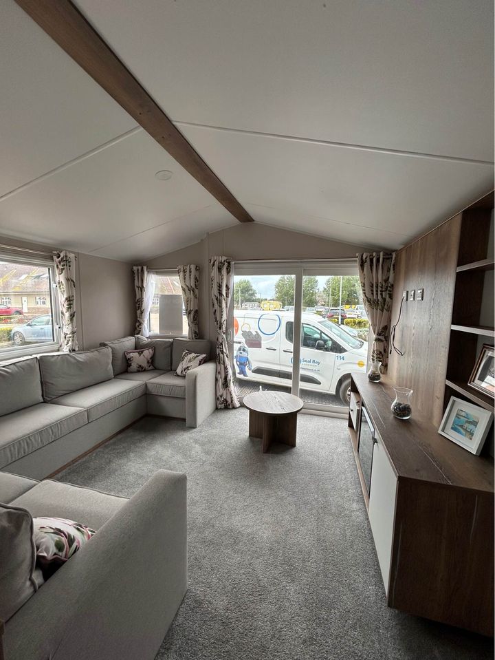 Image 3 of 3-bedroom-lodge-new-to-park-call-to-view-07510490502