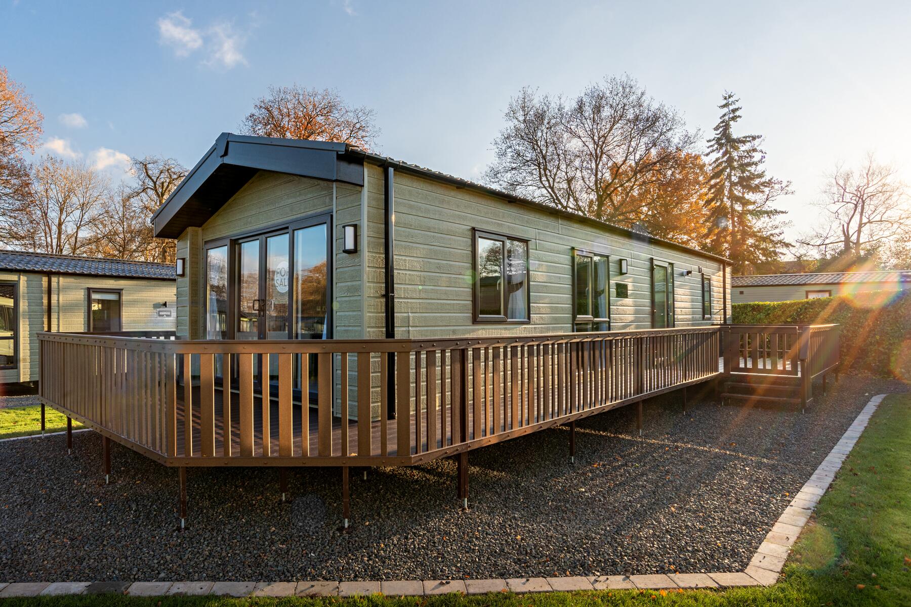 Regal Artisan Lodge - Lovely spacious home with a large wrap around decking.