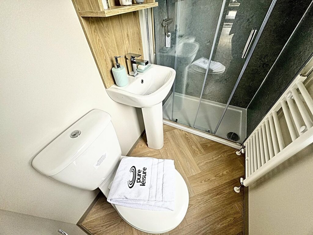 Victory Baywood Bath