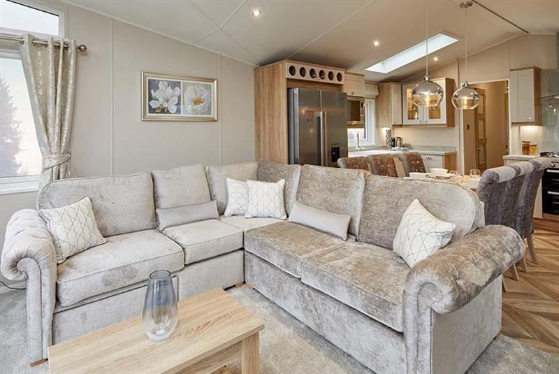 Image 2 of willerby-vogue-classique-3
