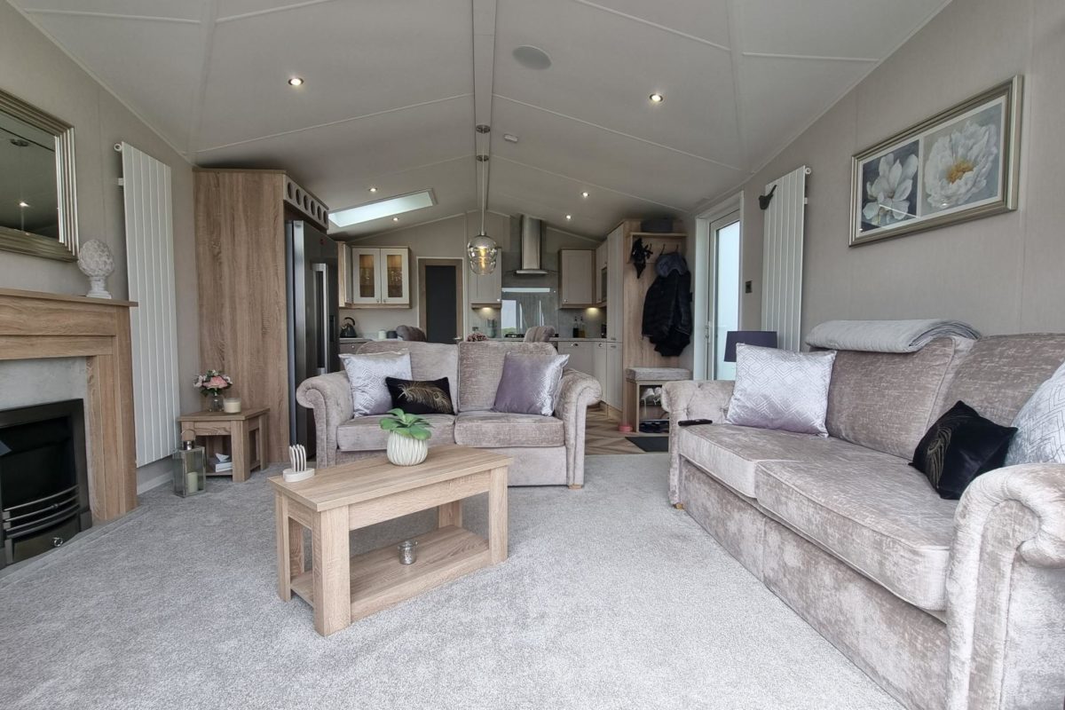Image 2 of 2022-willerby-vogue-classique-dimensions-14-x-43-beds-2-sleeps-6
