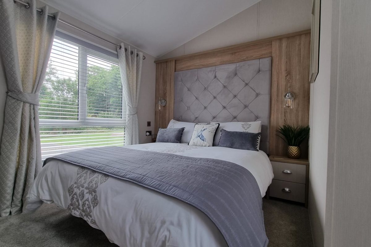 Image 3 of 2022-willerby-vogue-classique-dimensions-14-x-43-beds-2-sleeps-6