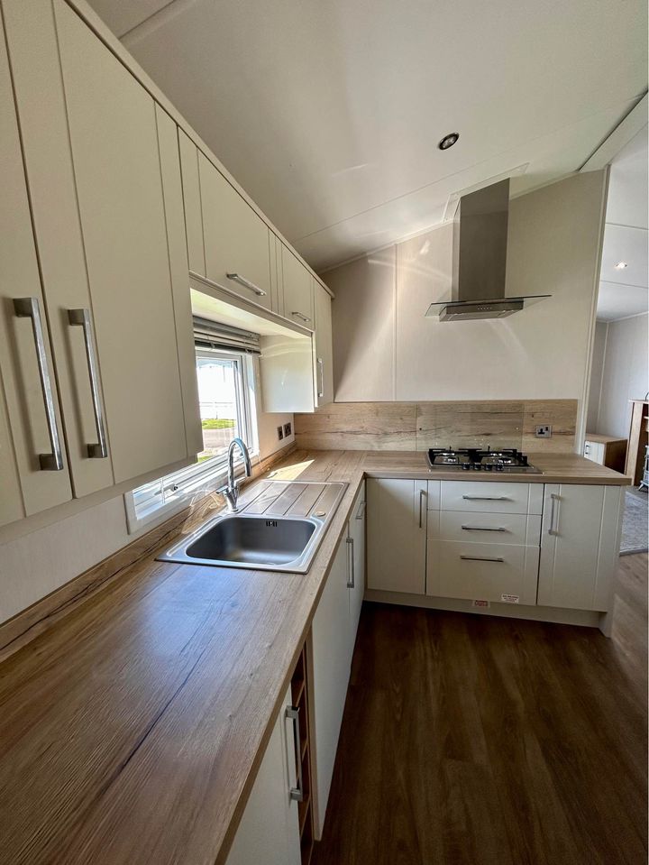 Image 3 of ultimate-luxury-caravan-on-the-seaside-own-your-own-holiday-home-on-the-coast